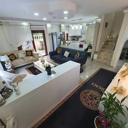 Offering A Relaxed And Inviting Atmosphere Villa *